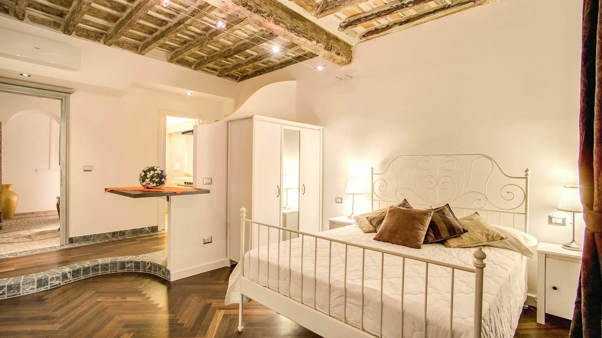 Suite In Rome Historic Appartement
