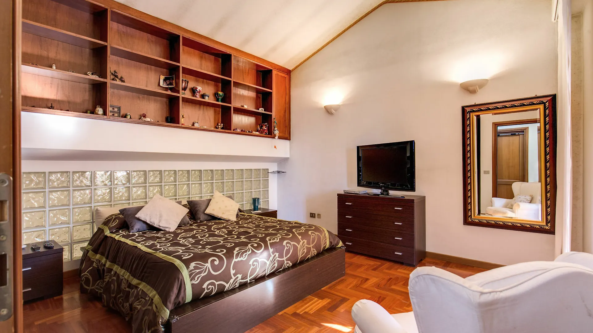 Apartment Suite In Rome Historic