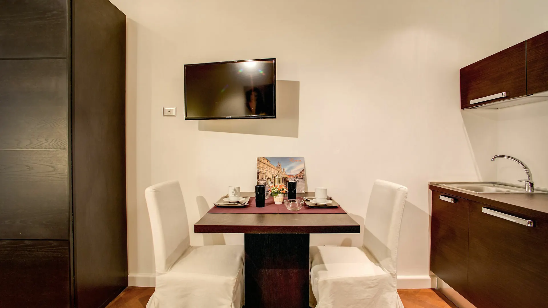 Suite In Rome Historic Apartment