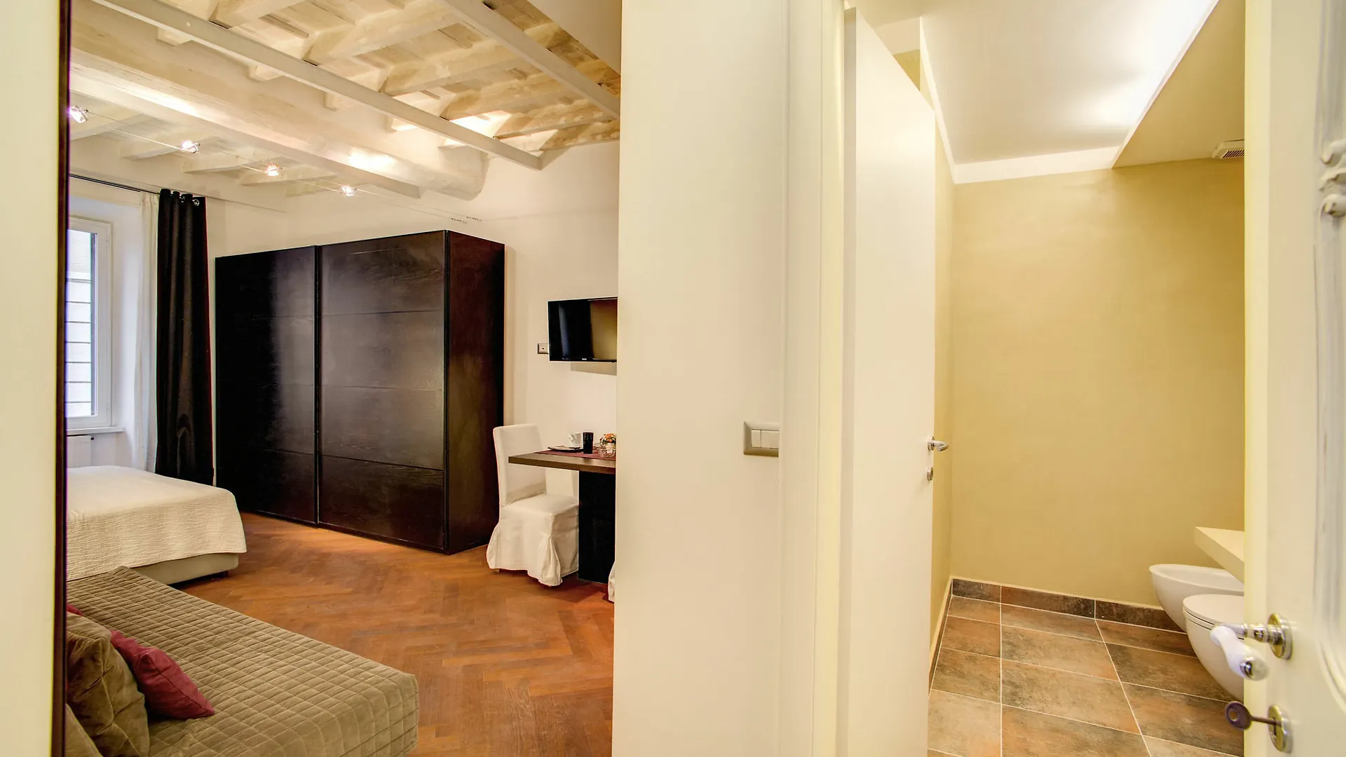 Suite In Rome Historic Italy