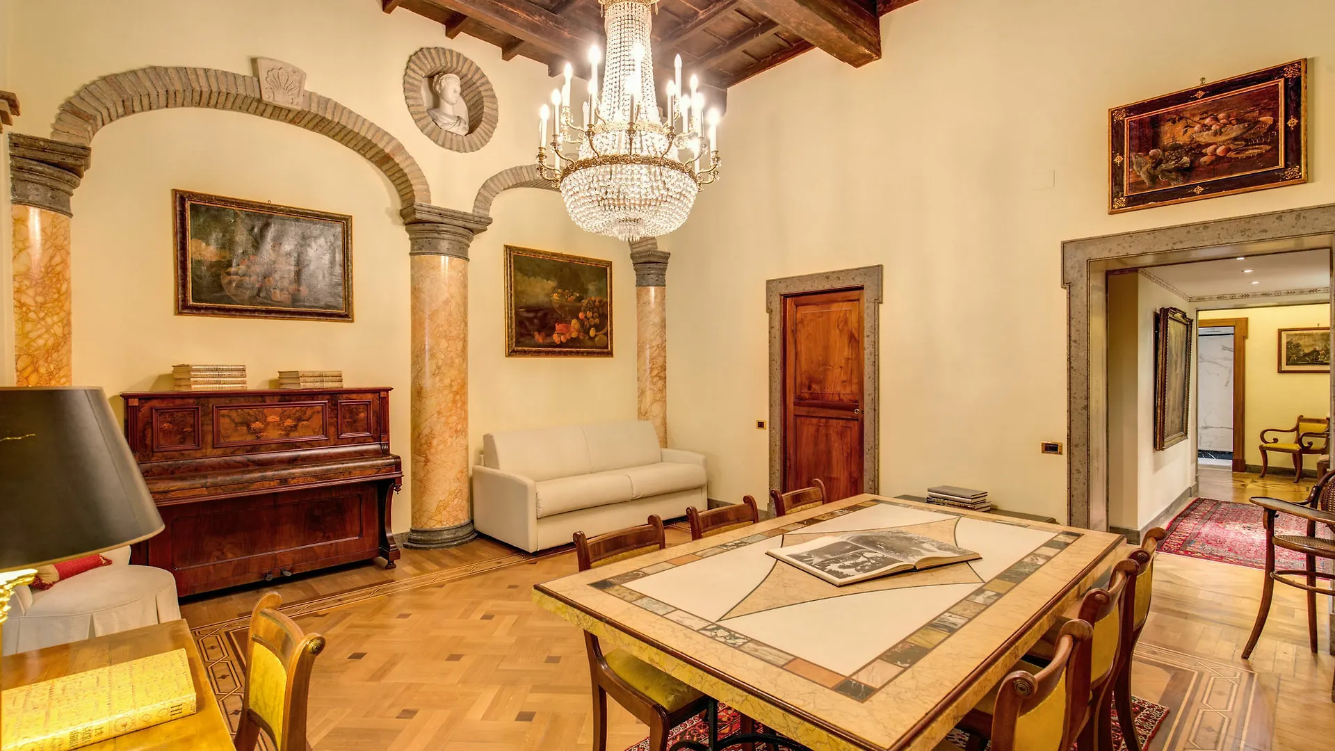 Apartment Suite In Rome Historic Italy