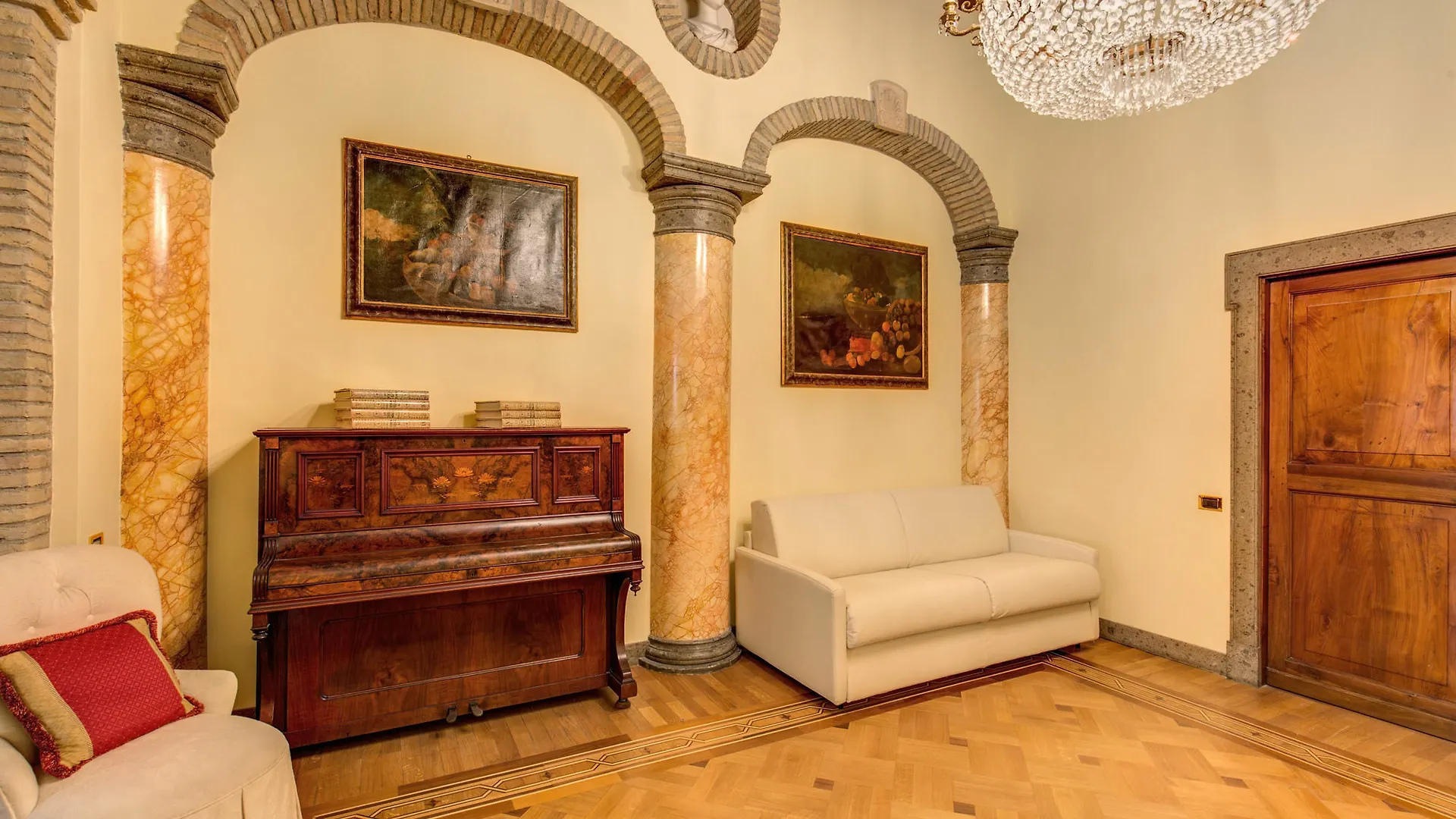 Suite In Rome Historic Italy