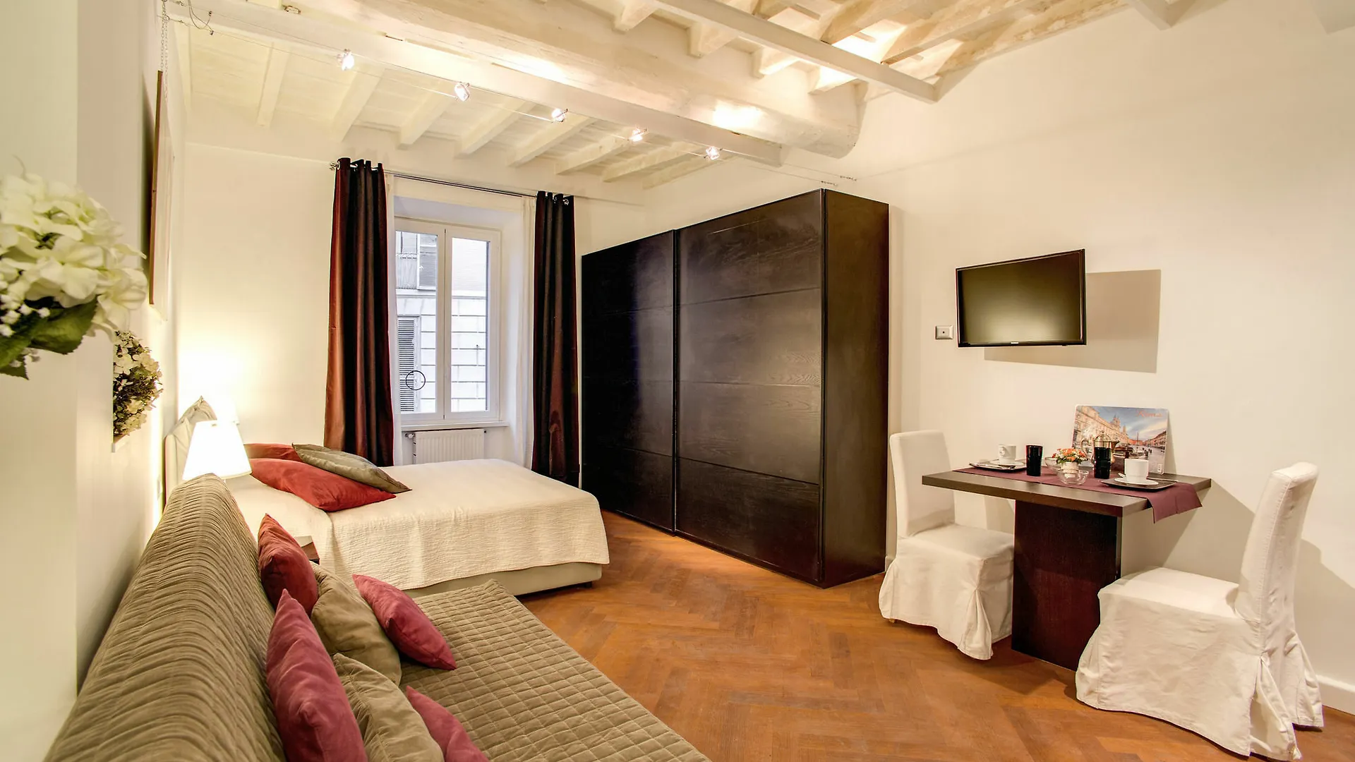 Apartment Suite In Rome Historic Italy