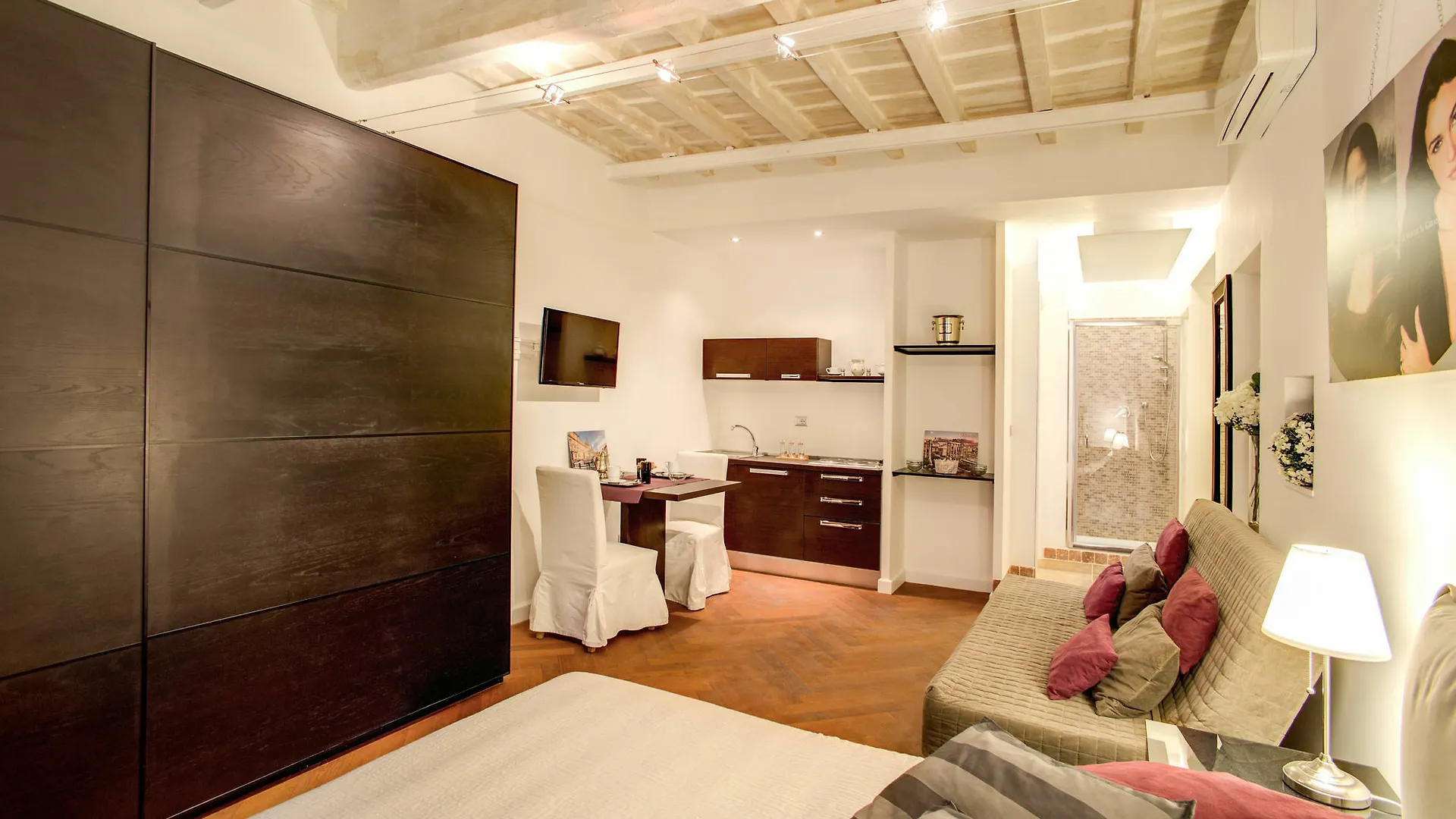 Apartment Suite In Rome Historic